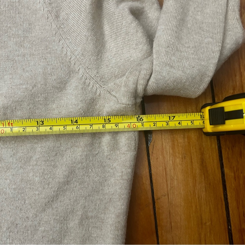 J McLaughlin Jamey Sweater XS Oatmeal Crewneck Button Trim Raglan Coastal Preppy - Picture 5 of 8
